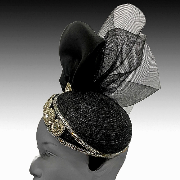 ✨️🪅🔶️HOST PICK!🔶️🎉✨️ Opulent Black Jeweled Tulled Couture Fascinator NWT - Picture 3 of 3